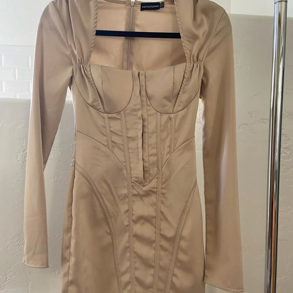 NWOT Pretty Little Thing champagne dress - Size 2 - Picture 2 of 7